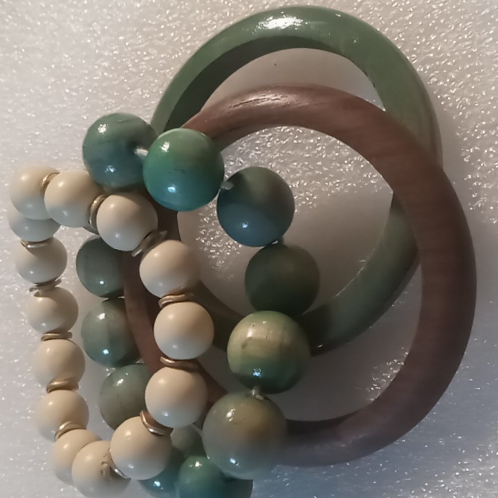 Two's Company Green and Brown Bracelet Set